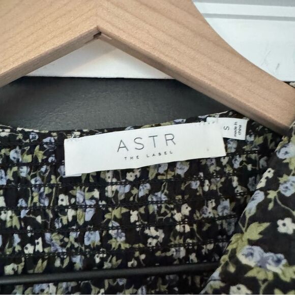 ASTR The Label Black Blue Ditsy Floral Peasant Preppy Chiffon Ruffle Top sz S - Picture 4 of 5